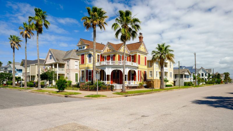 28333292 - beautiful vintage homes of the historical district in galveston, texas.
